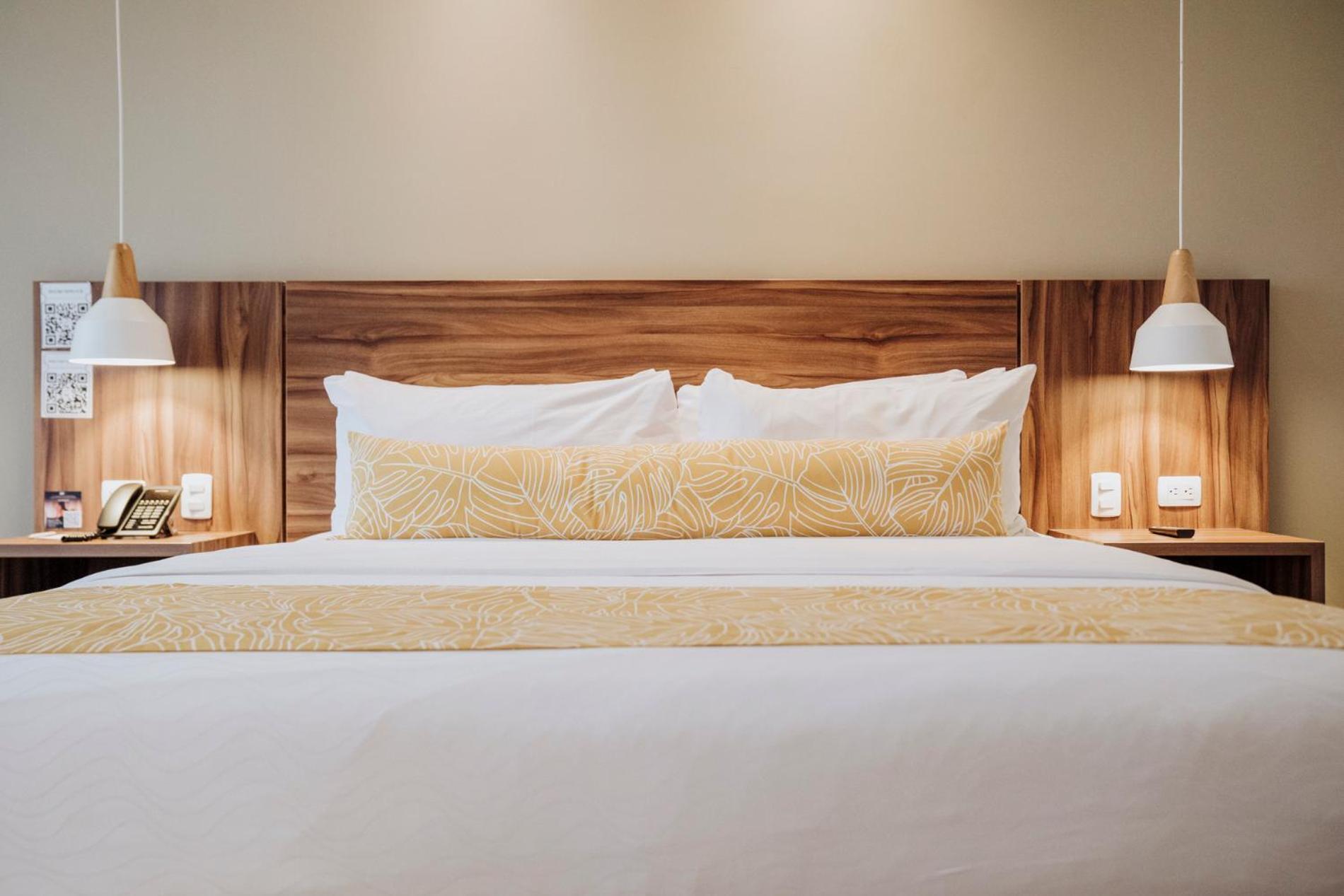 Novotel Medellin El Tesoro Eksteriør billede A bed
