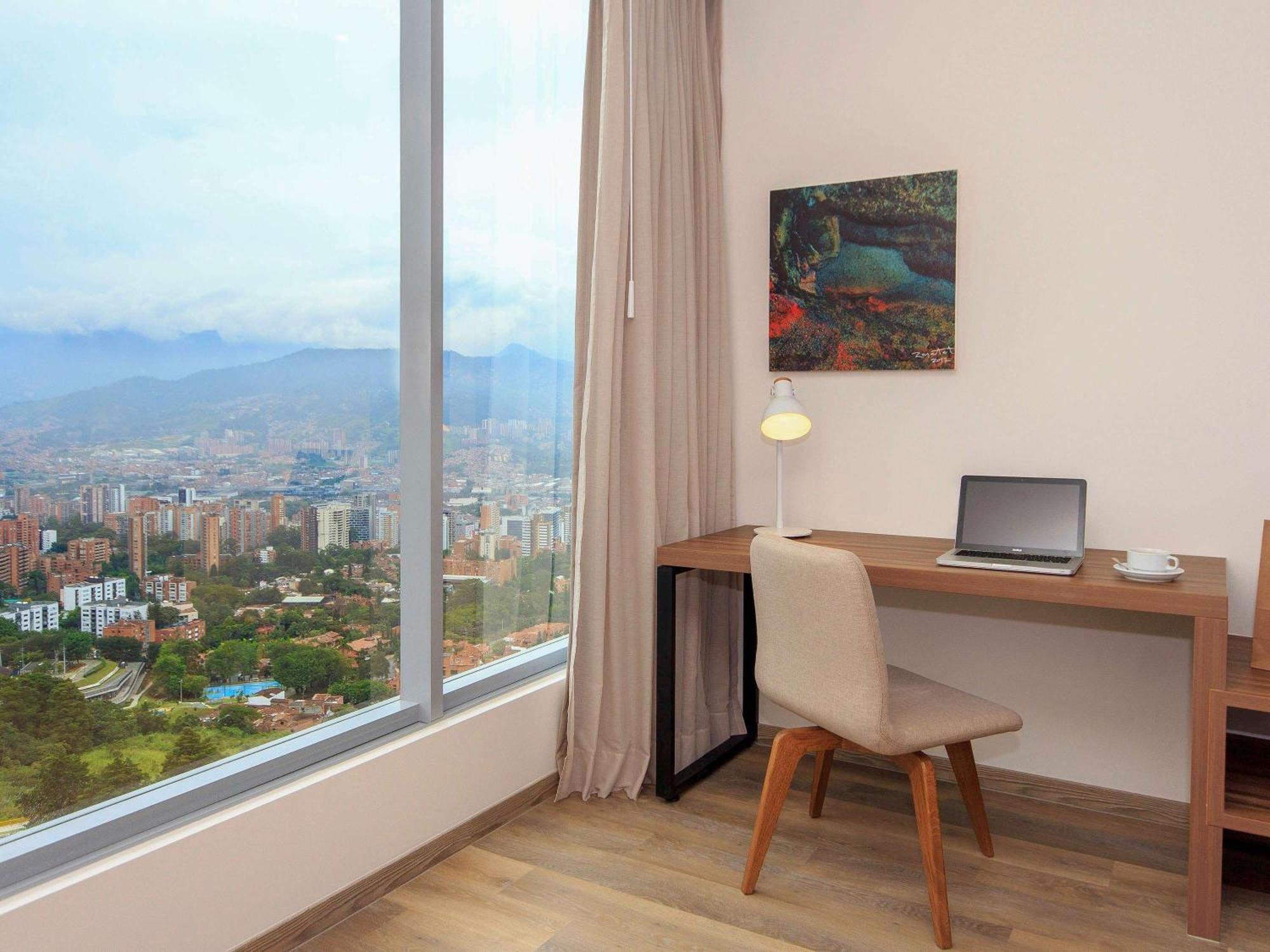 Novotel Medellin El Tesoro Eksteriør billede A home office